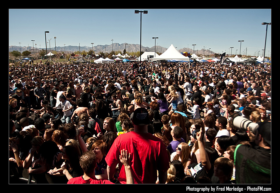 ExtremeThing2009TheCrowd_036