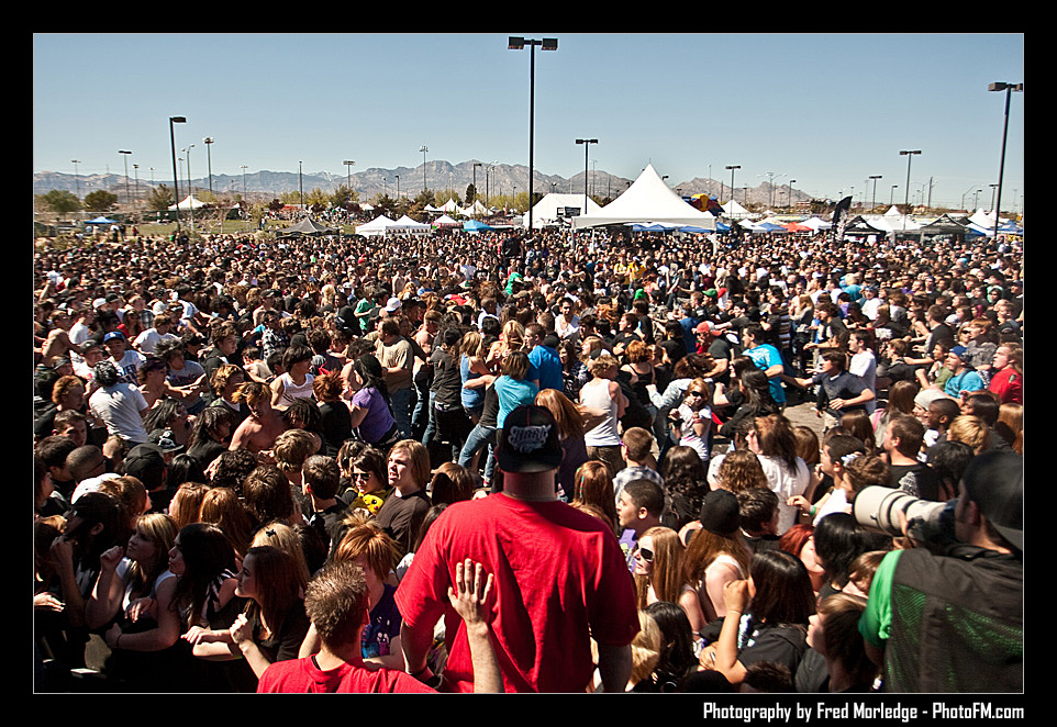 ExtremeThing2009TheCrowd_038