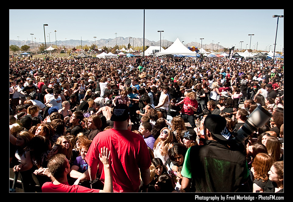 ExtremeThing2009TheCrowd_039