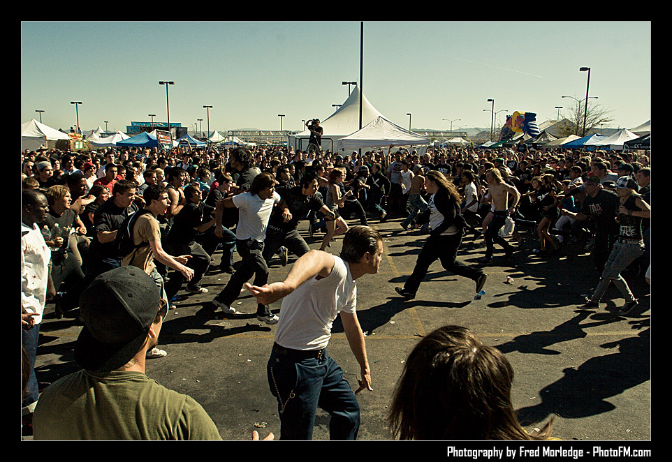 ExtremeThing2009TheCrowd_067