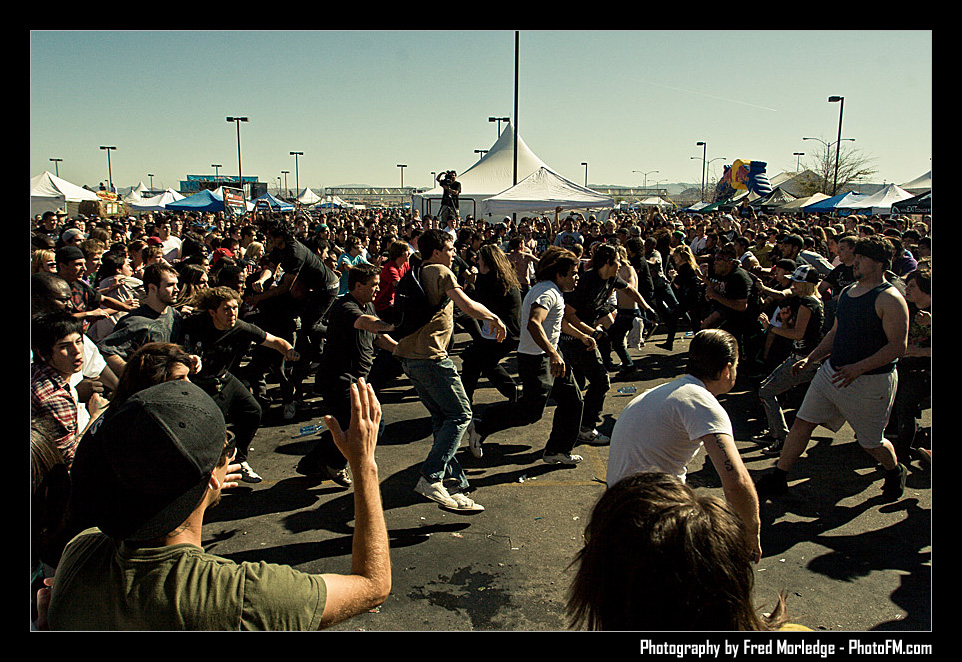 ExtremeThing2009TheCrowd_069