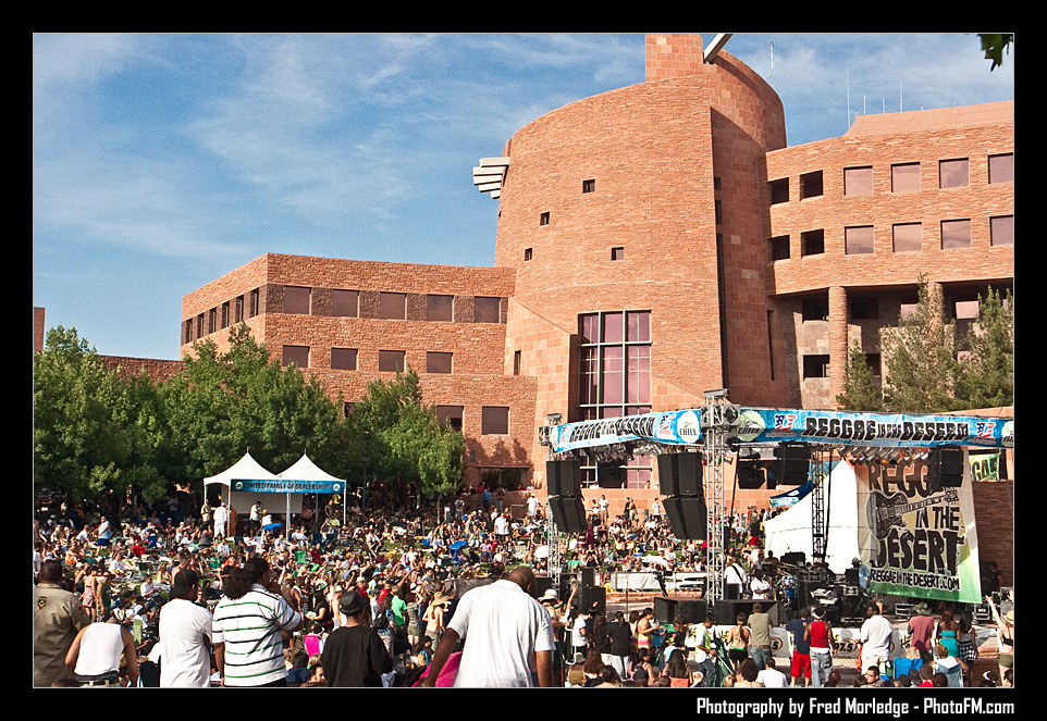 ReggaeInTheDesert2009Crowd015