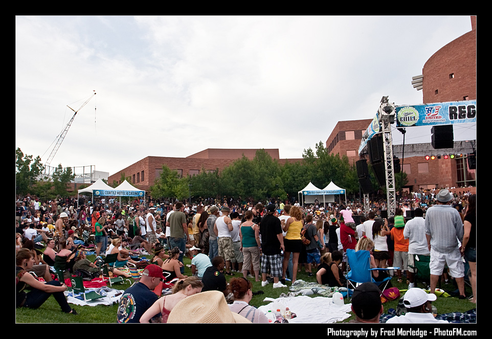 ReggaeInTheDesert2009Crowd025